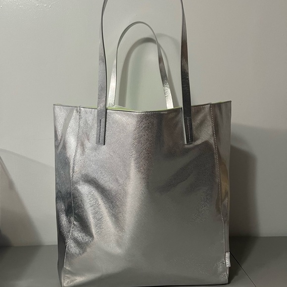 3/25$ (Mix)Clinique Silver Tote  Bag Summer Beach - Picture 5 of 16